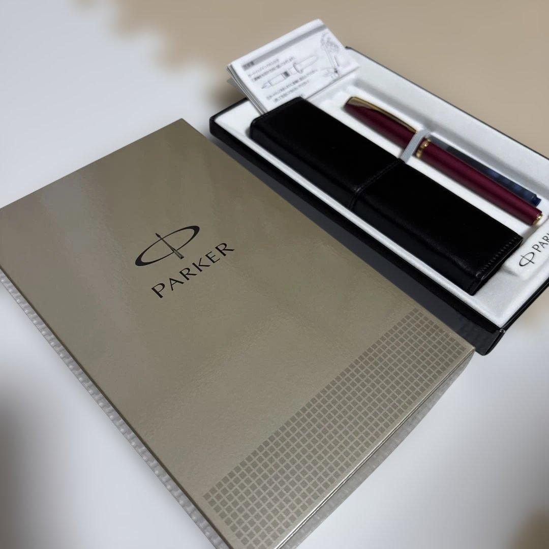 新品•未使用　PARKER パーカー　万年筆　ラティトゥード　レッド　ペンケース