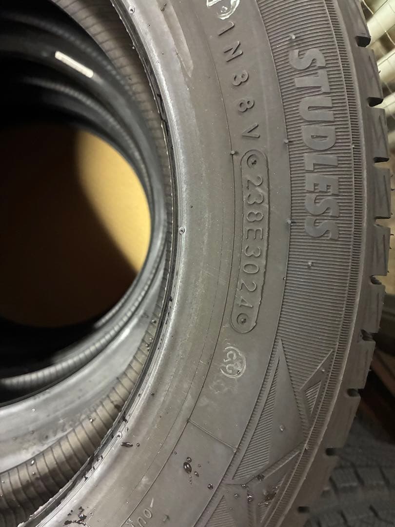 TOYO スタッドレスタイヤ　GIZ3 新品4本セット　155/65R14