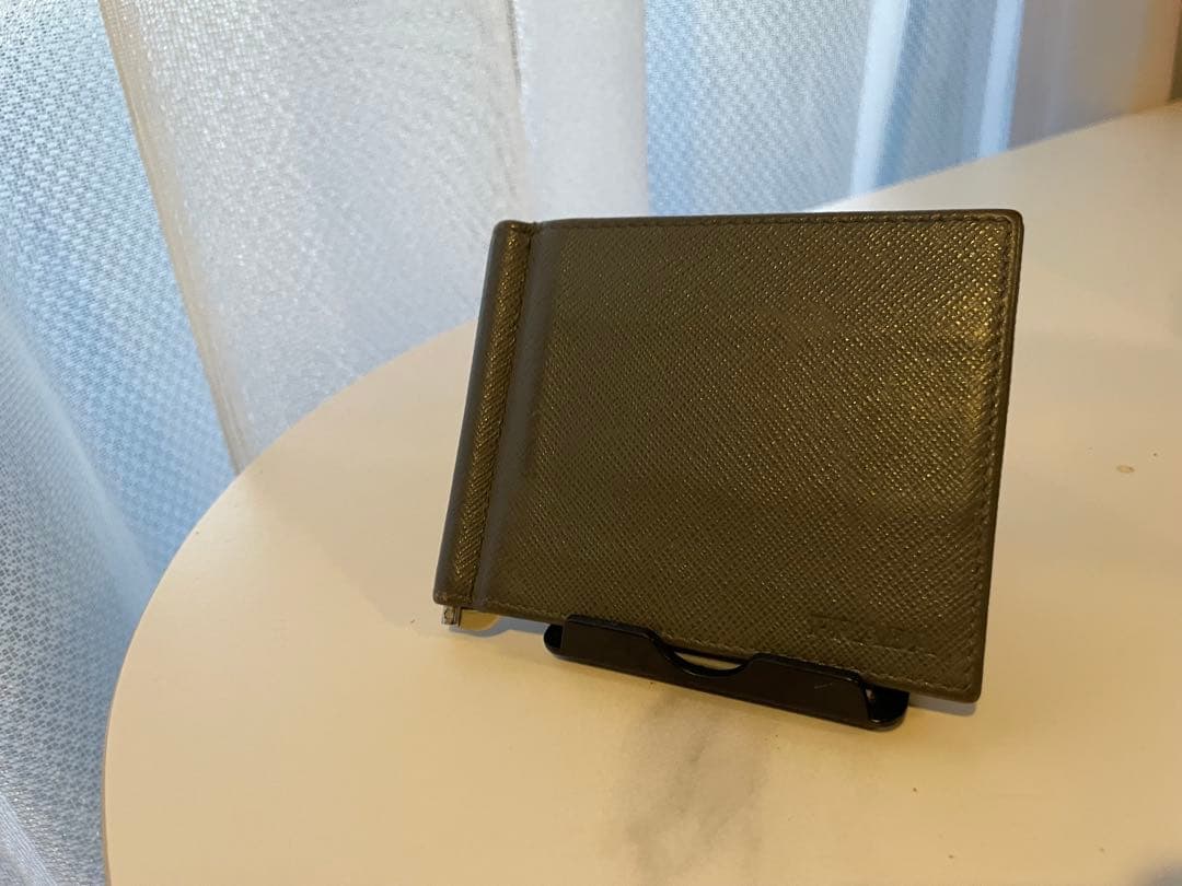 PRADA グレー レザー マネークリップ