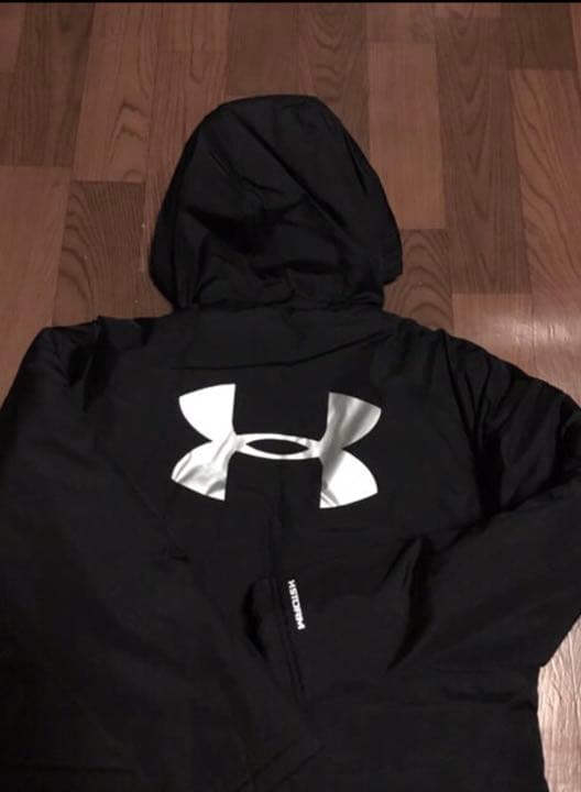 期間限定値引　アンダーアーマー ベンチコート YLG ブラック ロングコート
