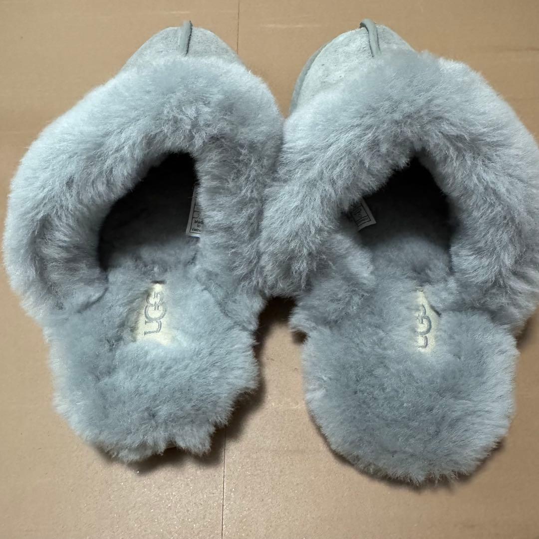 【ほぼ未使用】UGG グレー ファー付きスリッパ
