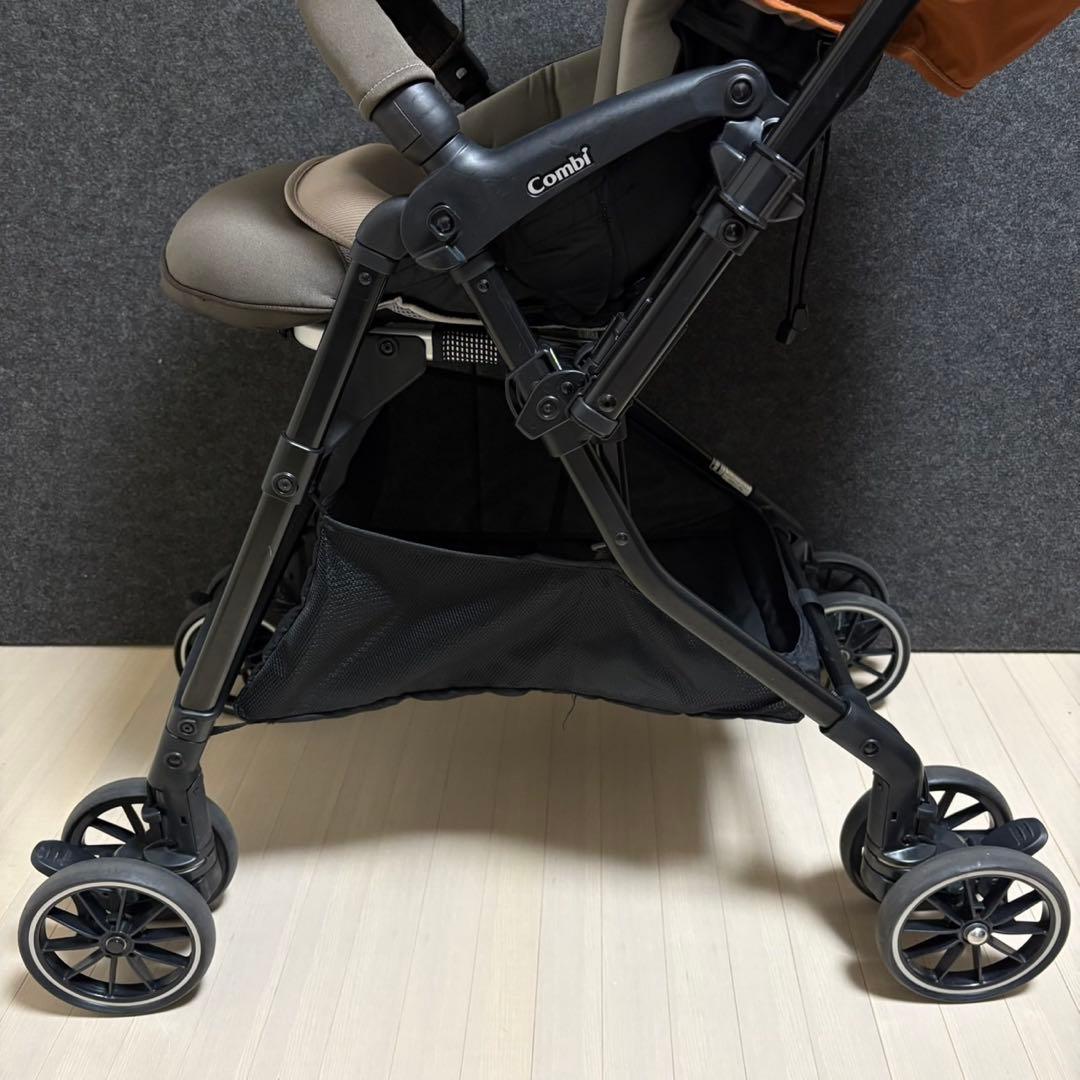 コンビ　スゴカルα 4キャス　コンパクト　エッグショック　 Ltd ベビーカー