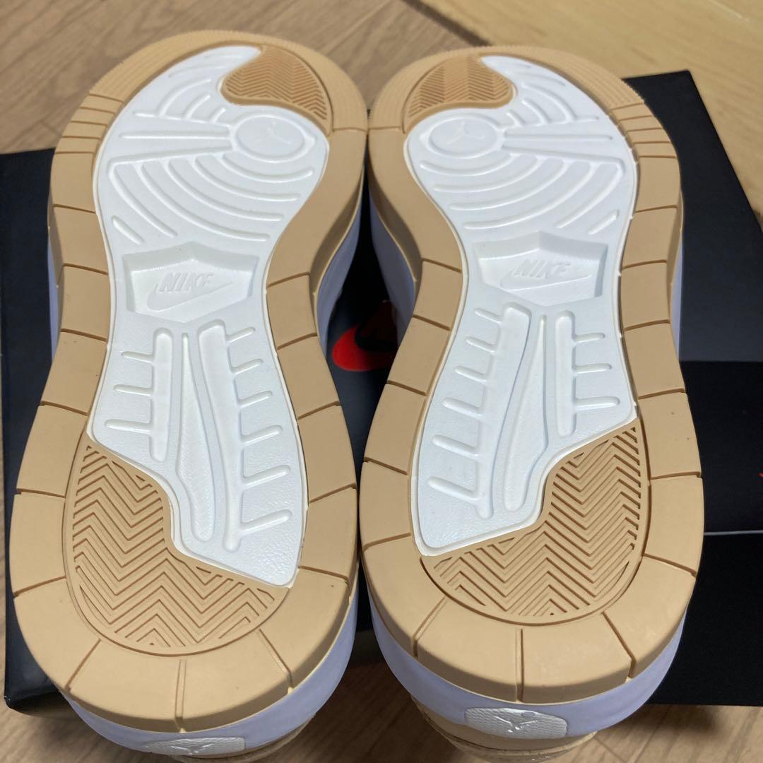 NIKE 28 エアジョーダン　ウィメンズ ベージュ 　エレベート　メル公園