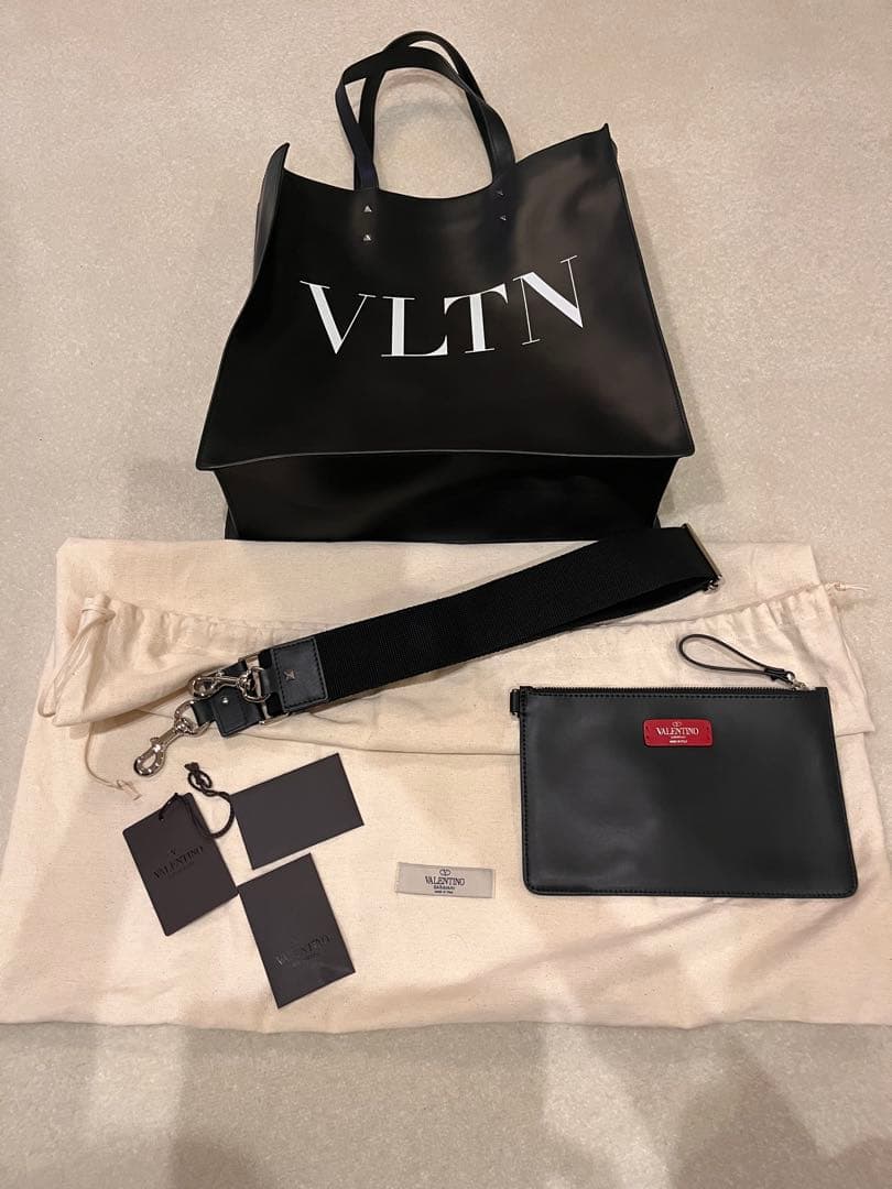 VALENTINO ブラック トートバッグ