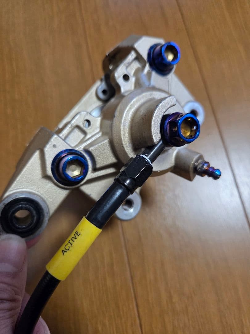 ZRX1100 リアブレーキキャリパー、他