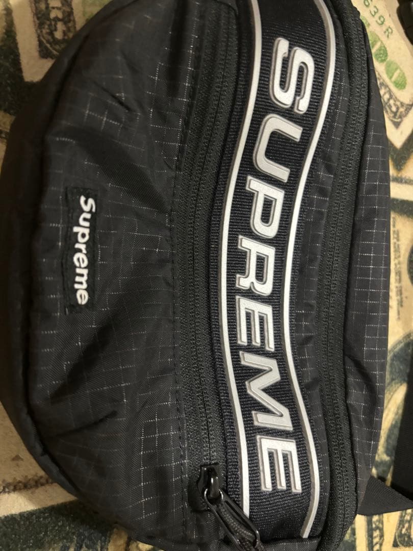 値下げ‼️ supreme シュプリーム　ウエストポーチ　バッグ　ショルダーバッグ