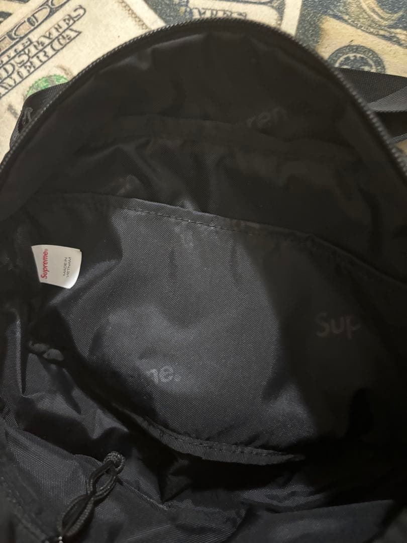 値下げ‼️ supreme シュプリーム　ウエストポーチ　バッグ　ショルダーバッグ
