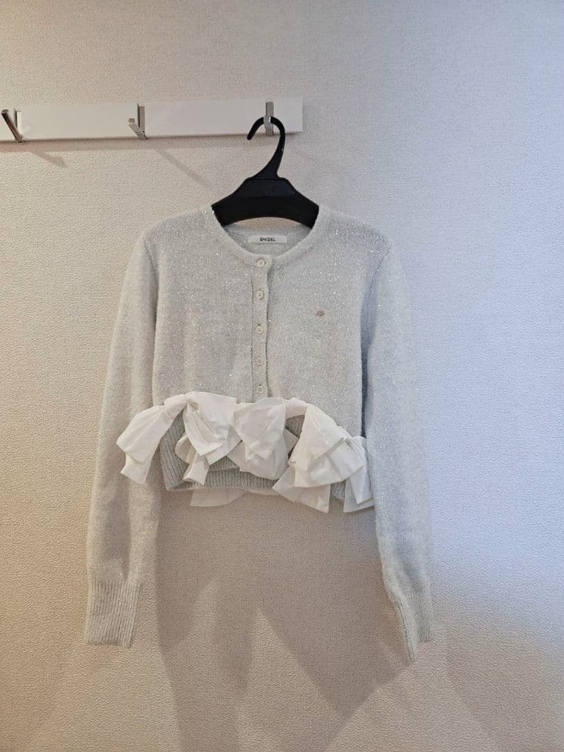 【2025AW今季新作】リボンモチーフカーディガン SNIDEL