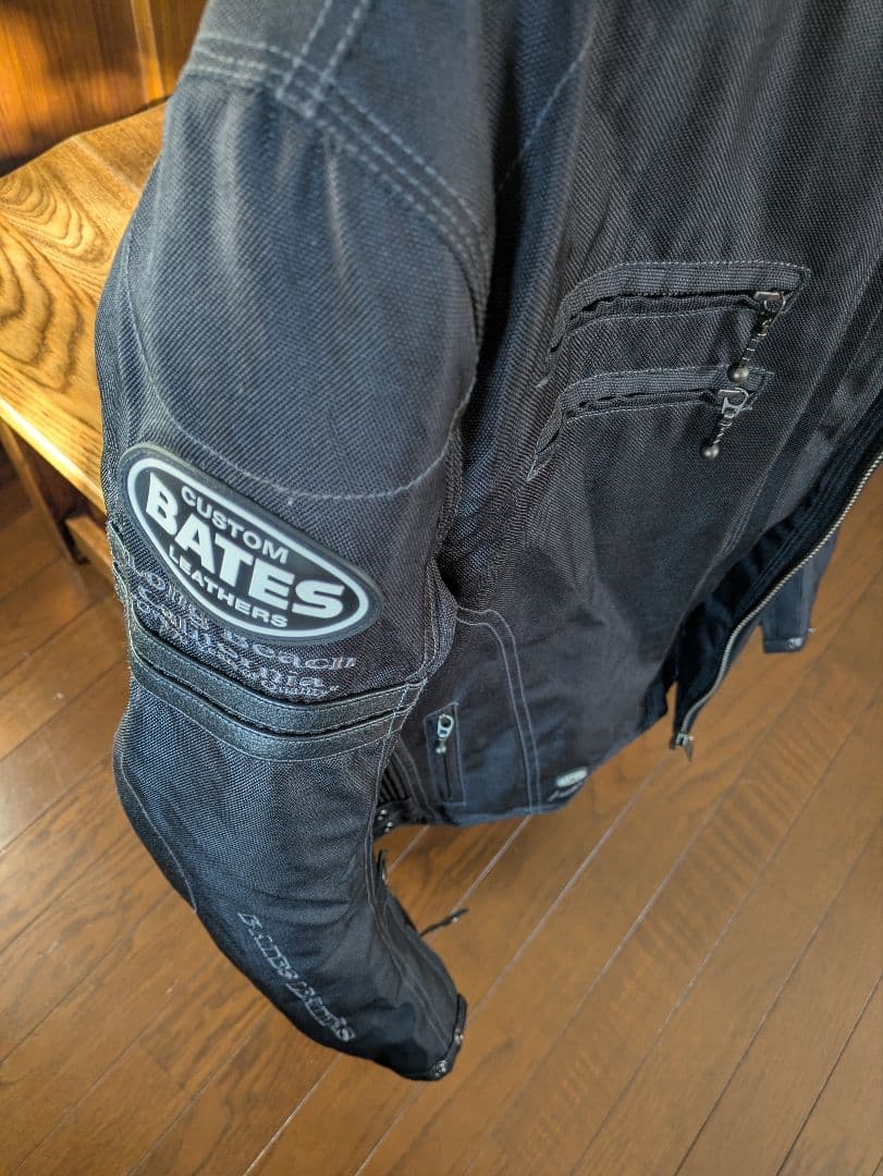 美品　BATES フード付きブラックライダースジャケット　ｌサイズ