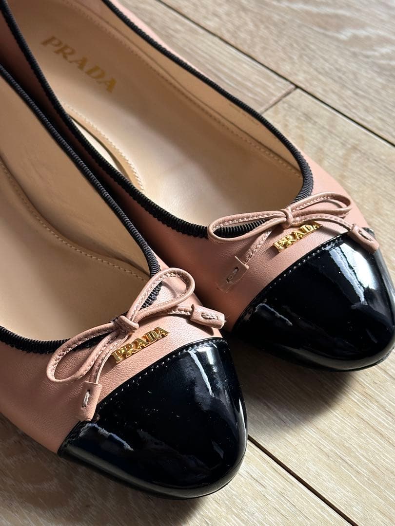 超美品 プラダ フラットパンプス バレエ バイカラー リボン ベージュ