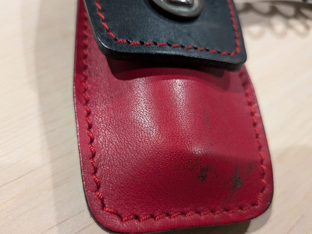 シャトーラギオール LE ROUGE ET LE NOIR 赤と黒