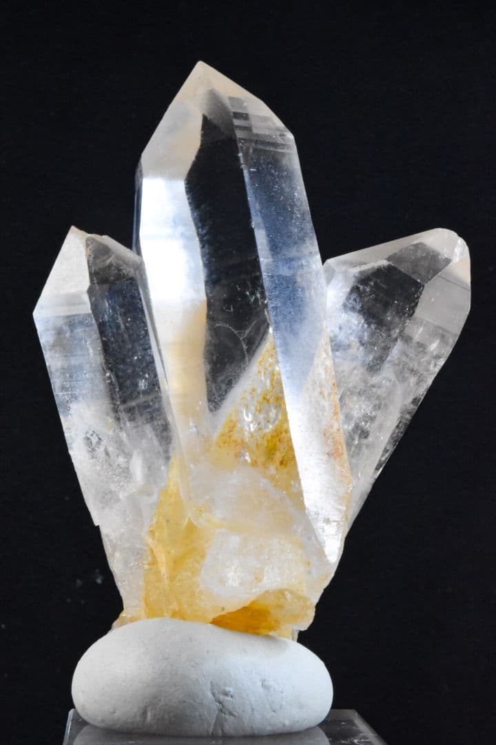 ベトナム イェンバイ産 クリア三連晶クォーツ