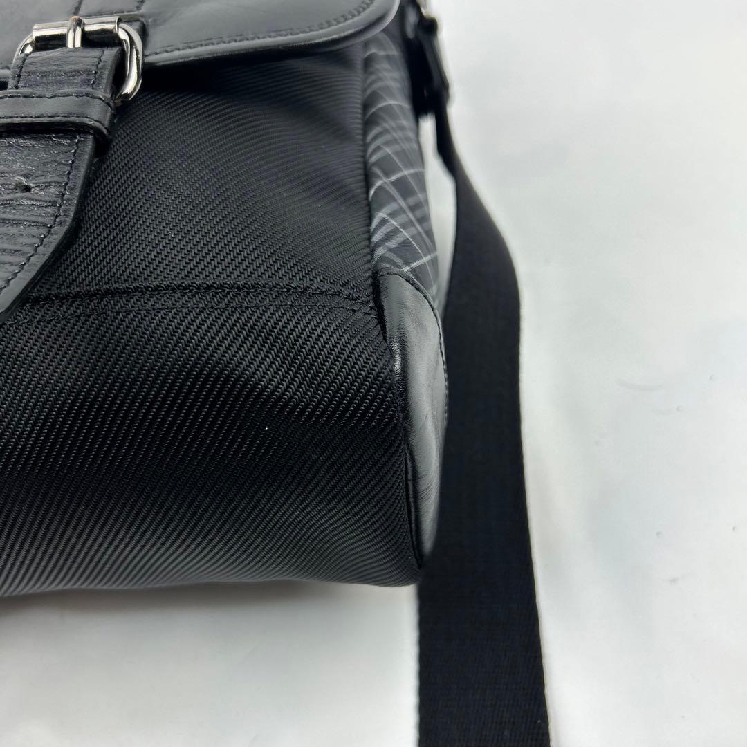 【美品】バーバリーブラックレーベル　ショルダーバッグ レザー　チェック　ロゴ金