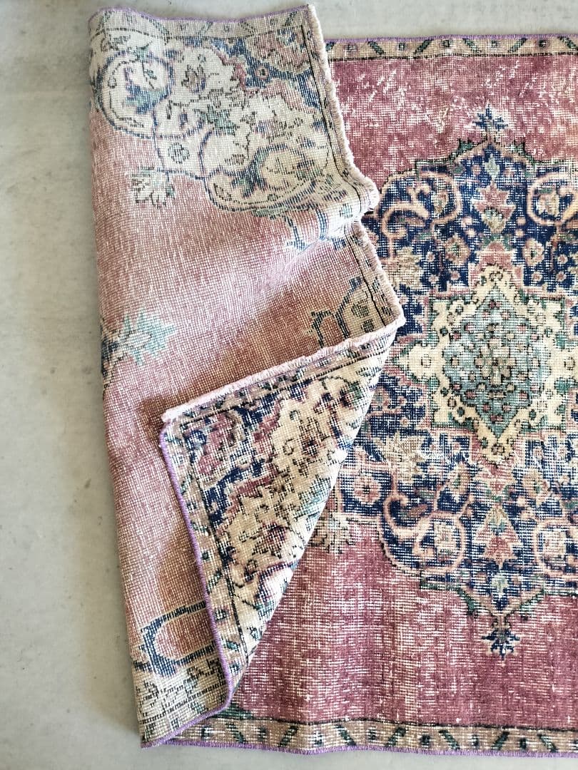 くすみピンクパープル　ネイビーのメダリオンラグ　No.741