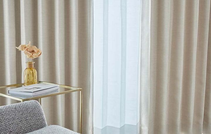 パーフェクトスペース　アイボリー　新品　未使用　ドレープ　カーテン