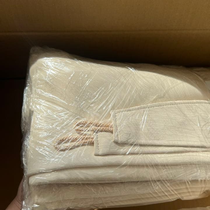 パーフェクトスペース　アイボリー　新品　未使用　ドレープ　カーテン