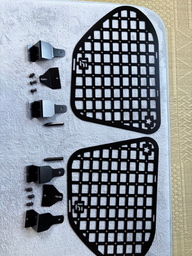 プラド150系用。インナーメッシュラック