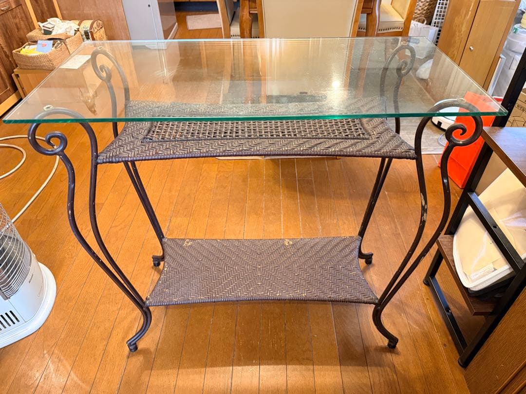 ⭐️猫脚可愛い⭐️ガラス天板のアイアンテーブル(引取り限定).
