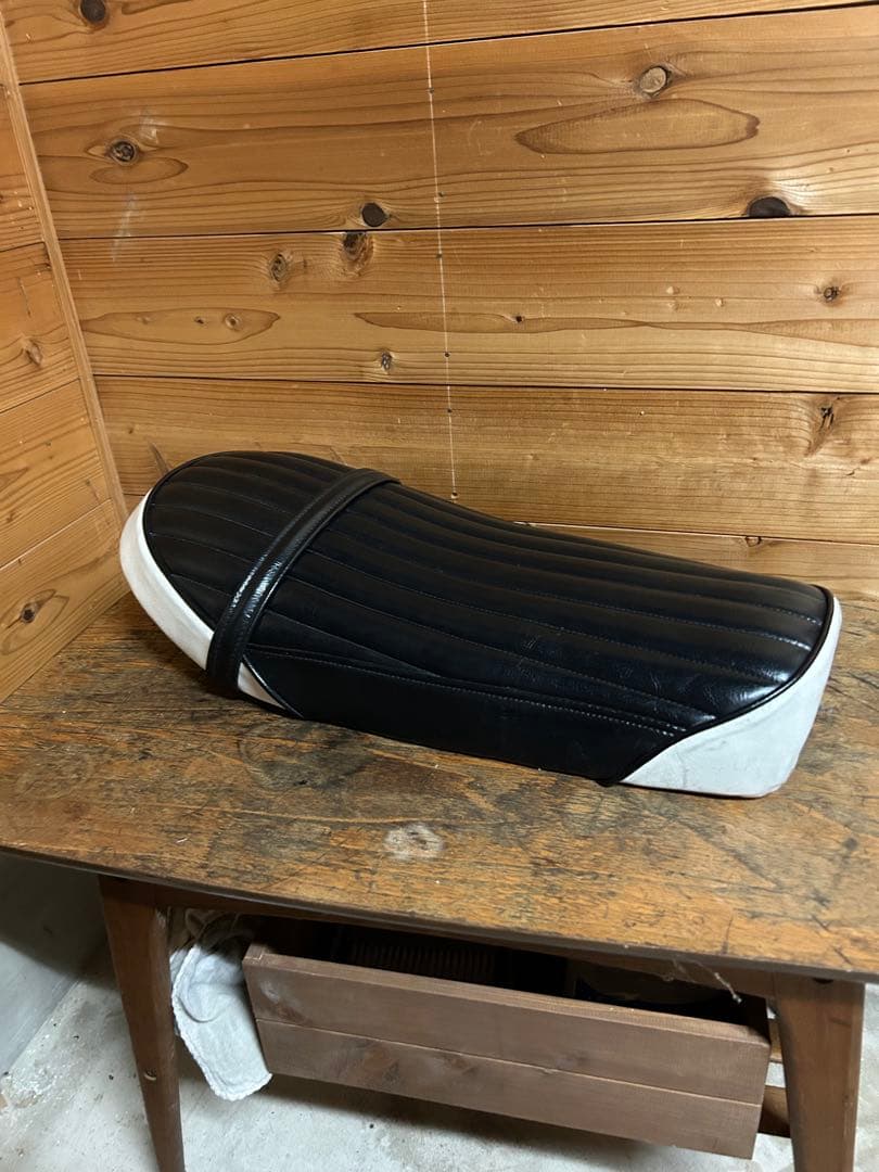 SR400 2型にて使用 カスタムシート