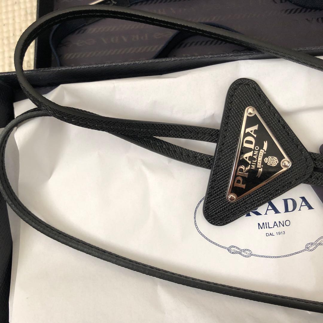 美品　PRADA プラダ　トライアングル　ループタイ レザー　ボロタイ　ブラック