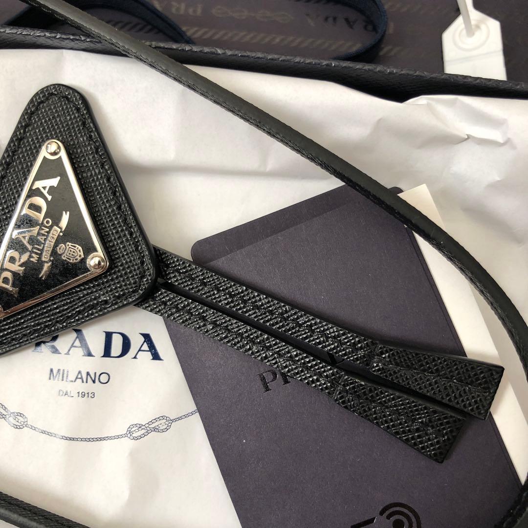 美品　PRADA プラダ　トライアングル　ループタイ レザー　ボロタイ　ブラック