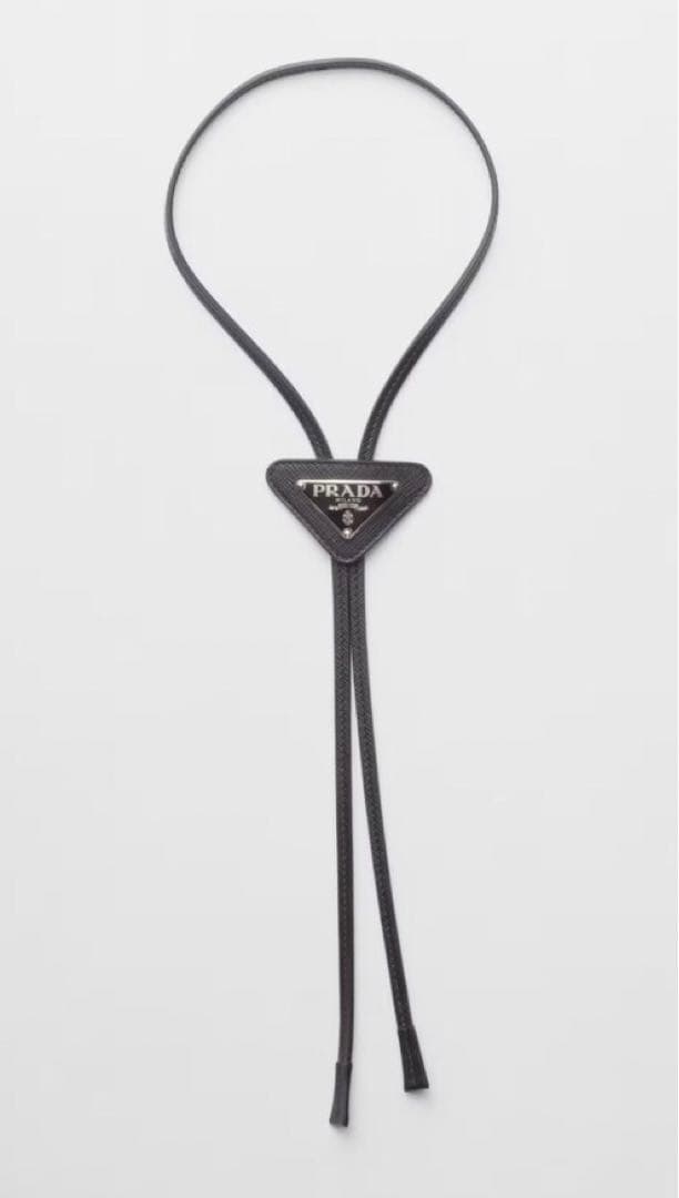美品　PRADA プラダ　トライアングル　ループタイ レザー　ボロタイ　ブラック