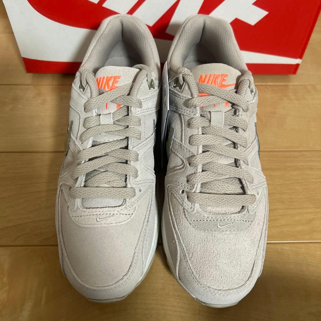 NIKE ウィメンズ　エア マックス コマンド プレミアム 24cm
