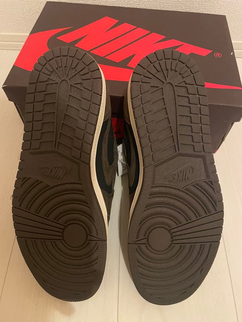 靴 Travis Scott NIKE Air Jordan 1