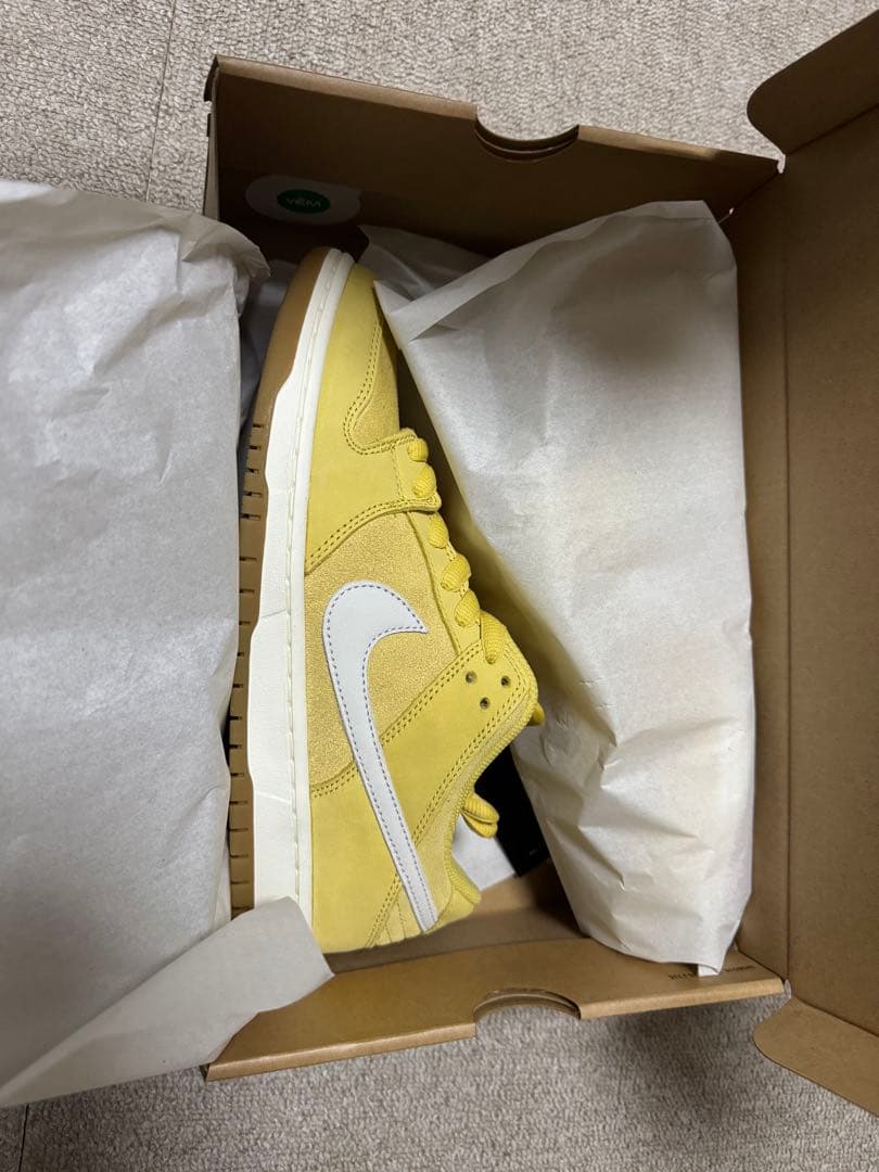 ナイキ SB ダンク ロー \"サターン ゴールド