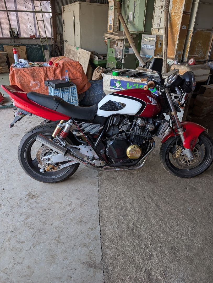 エアロシャークフェンダー　cb400sf