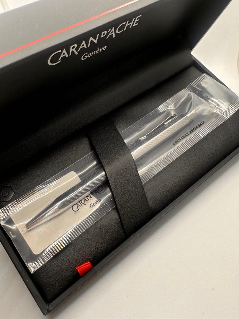 新品　カランダッシュ　エクリドールボールペン　レトロシルバー　CARANACHE