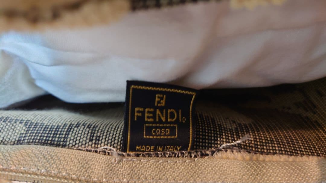 【FENDI CASA】アニマル柄　イタリア製フェザークッション