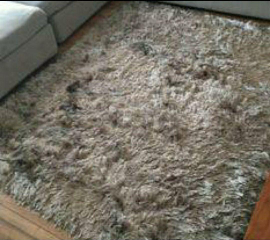 ZARA  フラッフラグ ベージュ 約150cm x 200cm