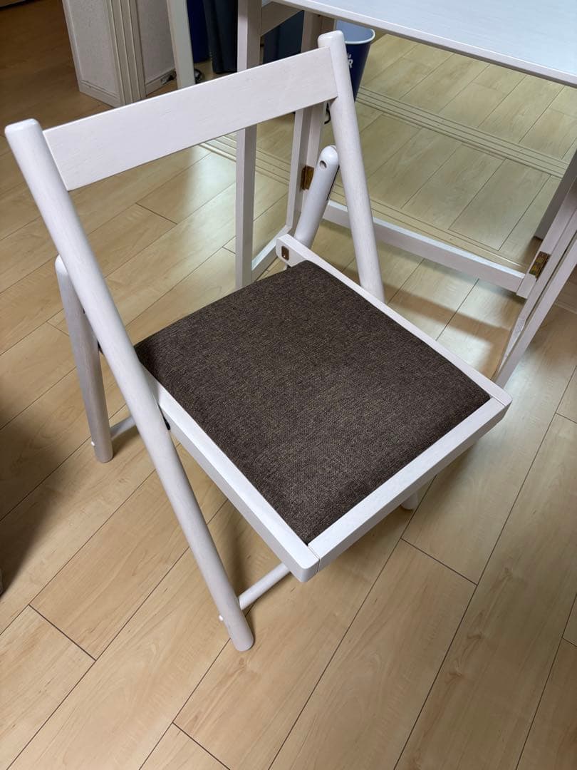 ホワイトデスクとチェアの2点セット