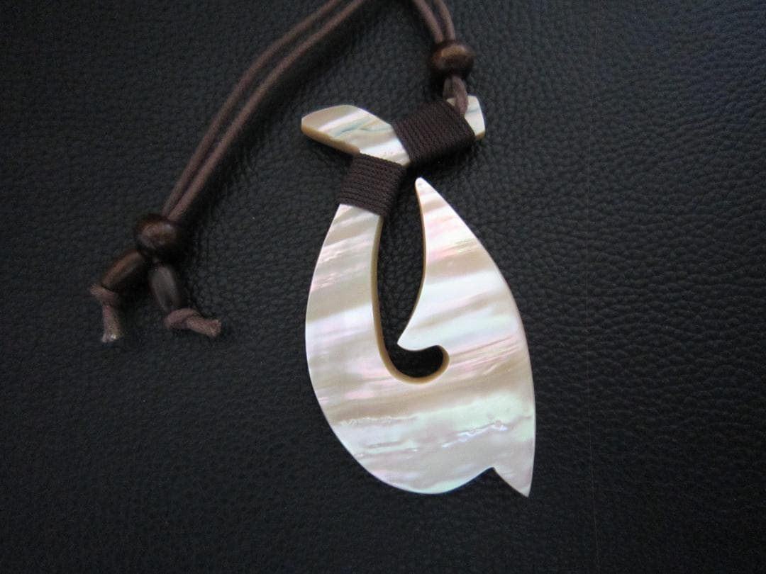 夜光貝ネックレス　特大フィッシュフック