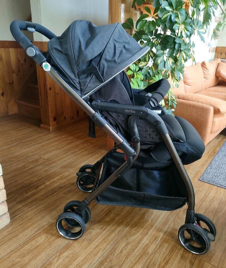 Aprica オプティアプレミアム 最上級モデル ベビーカー 黒 新生児