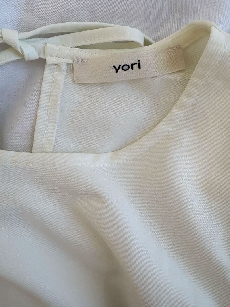yori ウィングスリーブブラウス