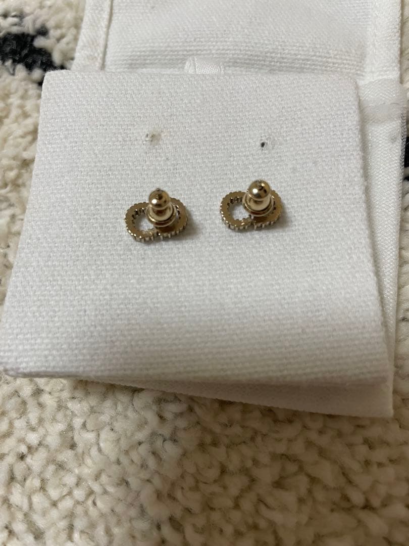 DIORピアス