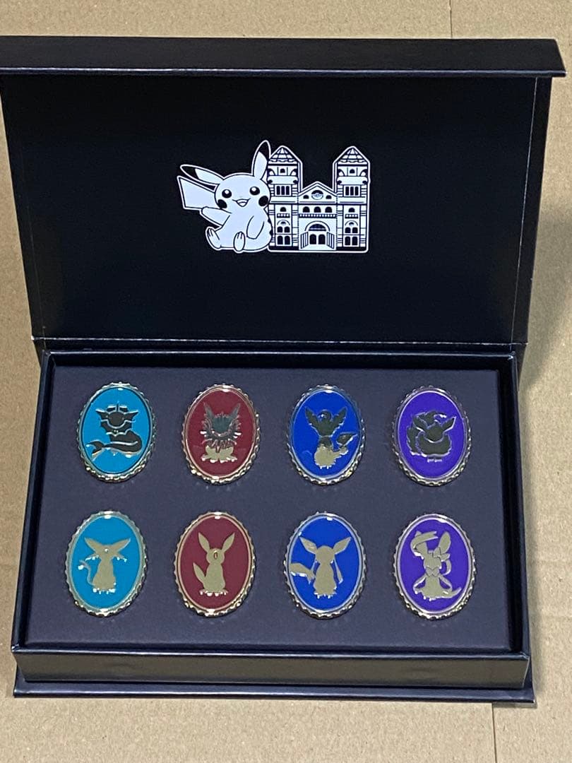 ポケモン ロンドン自然史博物館　イーブイ　ピンバッジ　セット