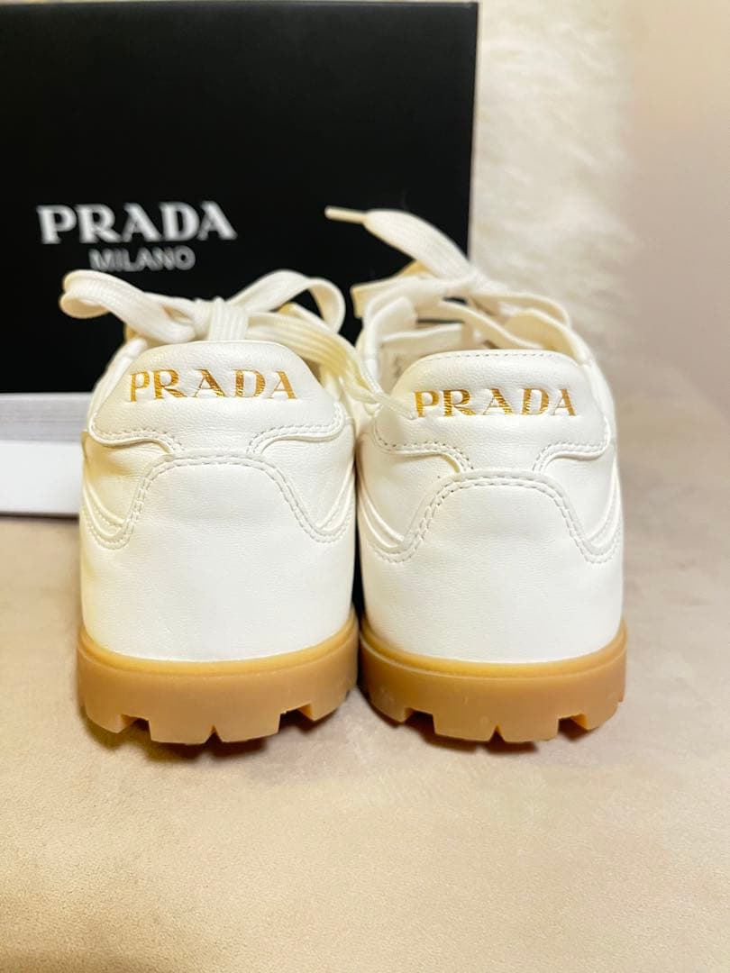 ⚠️１７日まで　PRADA ホワイト スニーカー