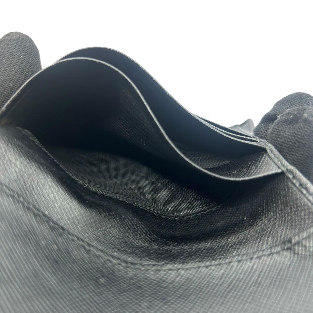 【美品】プラダ サフィアーノ 二つ折り財布 ブラック 黒 三角ロゴプレート