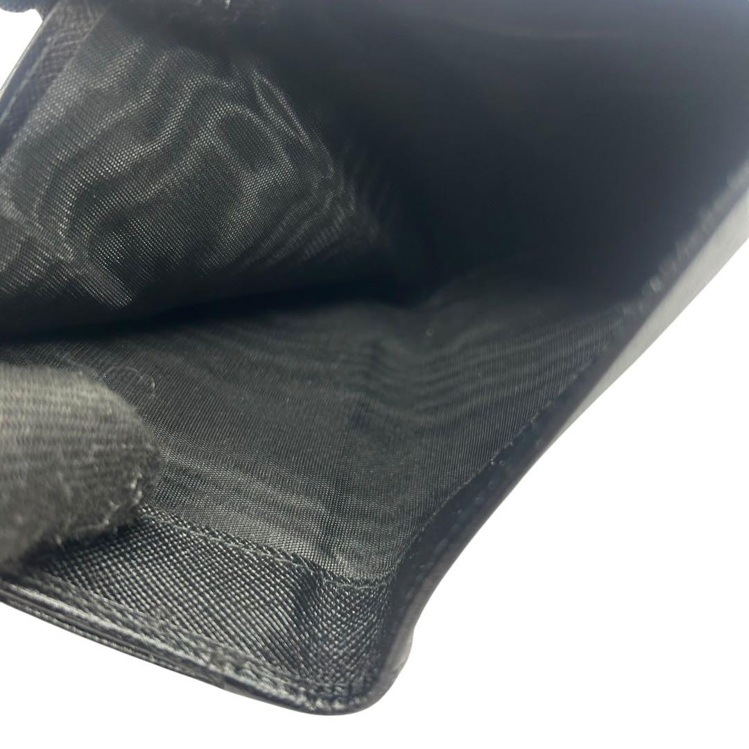 【美品】プラダ サフィアーノ 二つ折り財布 ブラック 黒 三角ロゴプレート