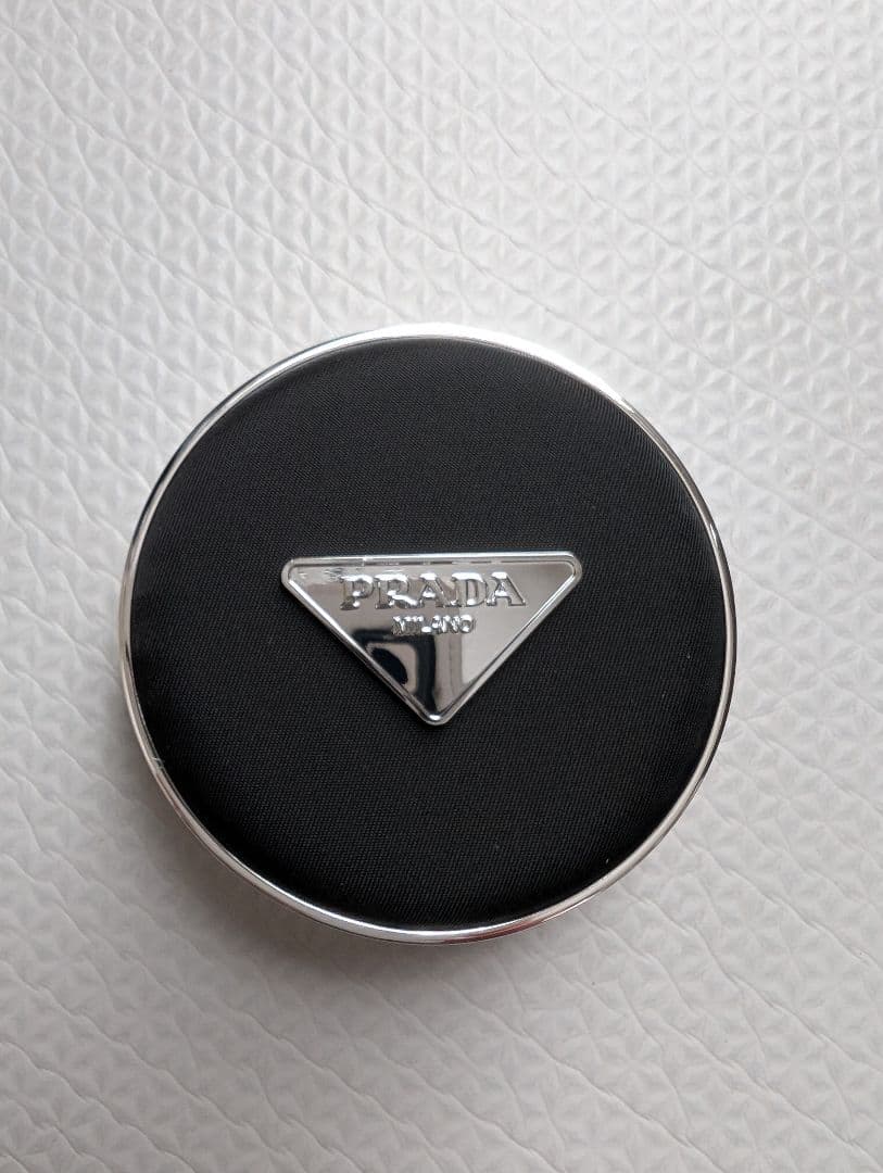 プラダ リヴィールメッシュクッションファンデーション LN10