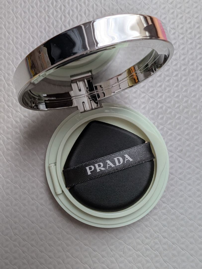 プラダ リヴィールメッシュクッションファンデーション LN10