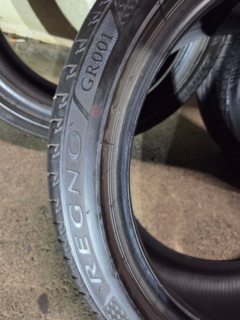 ブリジストン　レグノ18インチ サマータイヤ 4本セット　最終値下げです