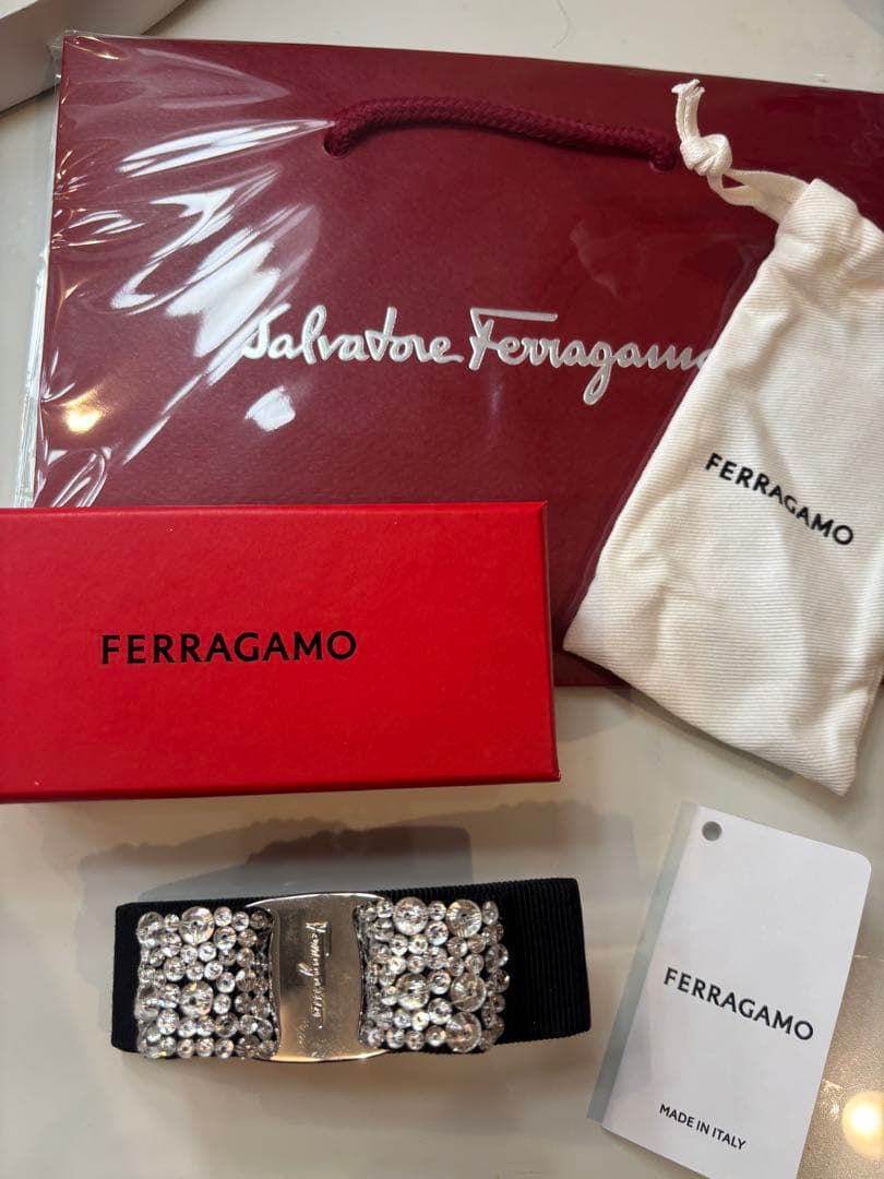 新品未使用 即日発送 ferragamo フェラガモ　バレッタ　クリスタル
