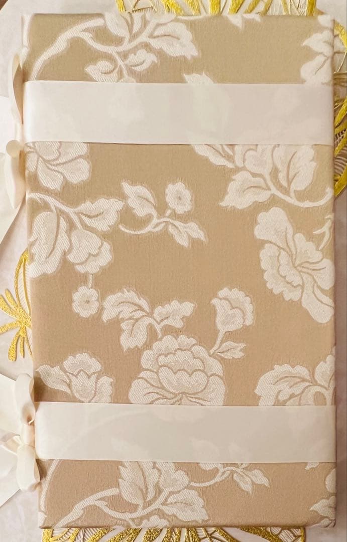 Jennifer Tylor3段ボックス