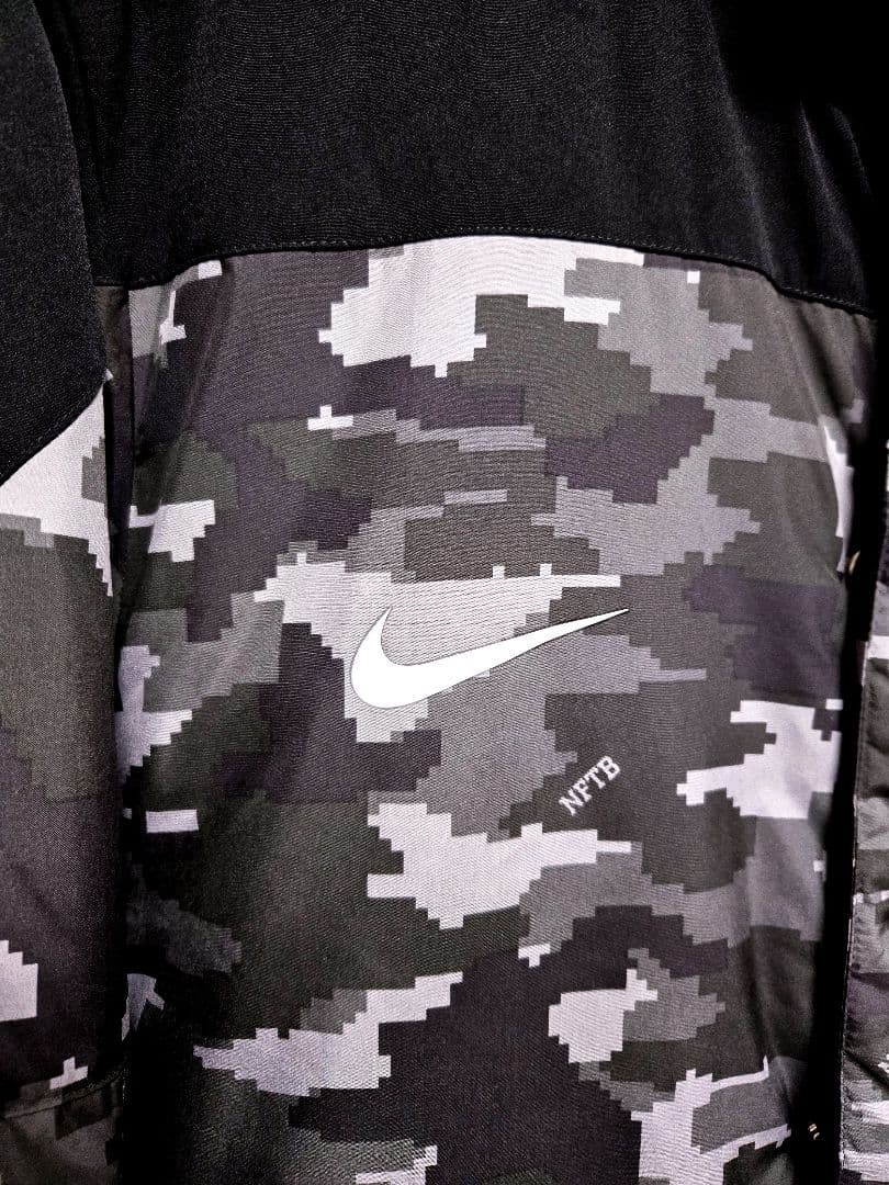 希少 美品 NIKE ナイキ NFTB 迷彩 ベンチコート サッカー フットサル