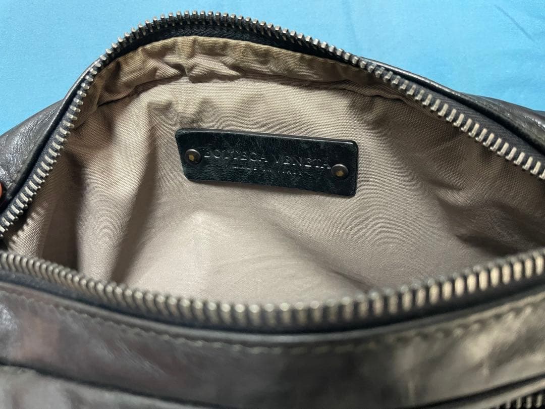 【デゲン】BOTTEGA VENETA ボディバッグ ブラック