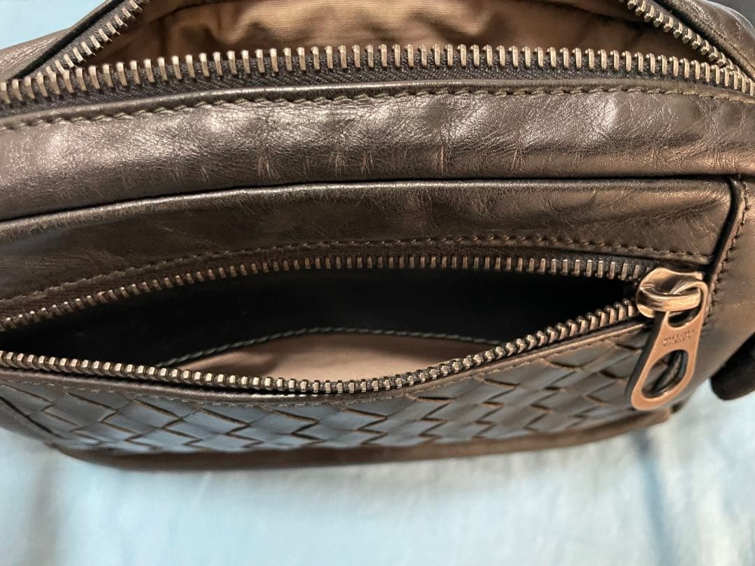 【デゲン】BOTTEGA VENETA ボディバッグ ブラック